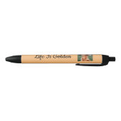Noir La Vie est un grand stylo doré (Bas)