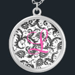 Noir, rose, blanc Damask Pendentif<br><div class="desc">Cet élégant collier damassé noir et blanc monogrammé serait un souvenir spécial pour toutes les dames de votre mariage. Changez le monogramme pour celui dont vous avez besoin. Envoyez un courriel à niteowlstudio@gmail.com si vous avez besoin d'aide pour personnaliser cette page comme vous le souhaitez. Le faire-part de mariage correspondant...</div>