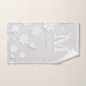 Nom à relief floral blanc initiales personnalisées (Serviette à main)