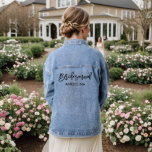 Nom de la serveuse de script de brosse moderne<br><div class="desc">Script de pinceau de calligraphie moderne Nom de la servante Denim Veste - Texte noir</div>