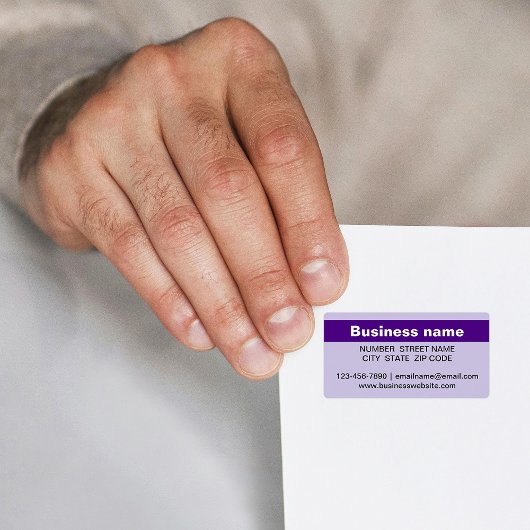 Nom de l'entreprise surligné sur une étiquette d'a