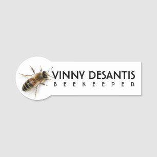 NOM DE L'OEUVRE BADGE avec abeille