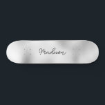 Nom de script personnalisé Cute Girly Skateboard<br><div class="desc">Personnalisez facilement ce Skateboard coloré sur Modern Cute SILVER GRAY design abstrait avec votre nom personnalisé dans une police de calligraphie élégante. Ajoutez votre nom,  choisissez la police,  changez la taille et la position,  ajoutez du clipart,  des photos et des formes.</div>