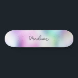 Nom de script personnalisé Cute Girly Skateboard<br><div class="desc">Personnalisez facilement ce Skateboard coloré sur Modern Cute Holographic Rainbow Pastel Gradient design abstrait avec votre nom personnalisé dans une police de calligraphie élégante. Ajoutez votre nom,  choisissez la police,  changez la taille et la position,  ajoutez du clipart,  des photos et des formes.</div>