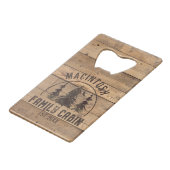 Nom du Cabine de famille Rustic Wood Personnalisé (Devant Angle)