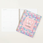 Nom du monogramme moderne Première sirène rose pâl<br><div class="desc">Monogramme moderne Nom de la sirène initiale Pale Rose Planner. Planificateur personnalisé. Fonctionne les balances de sirène motif avec effet parties scintillant. vecteur motif conçu par brgfx.</div>