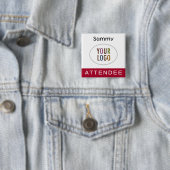 Nom du participant Badge avec logo Carré rouge fon (En situation)