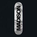 Nom du skateboard personnalisé Cool noir gris<br><div class="desc">Personnalisez facilement ce skateboard coloré sur Gray Wave design abstrait avec des polices sans serif noires et cool. Ajoutez votre nom, choisissez la police, changez la taille et la position, ajoutez du clipart, des photos et des formes. Simple et beau, parfait comme idée cadeau pour les garçons et les filles....</div>