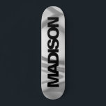 Nom du skateboard personnalisé Cool noir gris<br><div class="desc">Personnalisez facilement ce skateboard coloré sur Gray Wave design abstrait avec des polices sans serif noires et cool. Ajoutez votre nom, choisissez la police, changez la taille et la position, ajoutez du clipart, des photos et des formes. Simple et beau, parfait comme idée cadeau pour les garçons et les filles....</div>