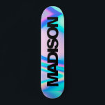 Nom du skateboard personnalisé Holographie noire<br><div class="desc">Personnalisez facilement ce skateboard coloré sur Holographic Rainbow Pastel Wave design abstrait avec police sans serif noir et cool sur l'esthétique Unicorn avec une touche moderne et mignonne de fée. Ajoutez votre nom,  choisissez la police,  changez la taille et la position,  ajoutez du clipart,  des photos et des formes.</div>