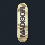 Nom du skateboard personnalisé Vague jaune or<br><div class="desc">Personnalisez facilement ce Skateboard coloré sur Gold Yellow Wave design abstrait avec police sans serif noire et cool. Ajoutez votre nom, choisissez la police, changez la taille et la position, ajoutez du clipart, des photos et des formes. Simple et beau, parfait comme idée cadeau pour les garçons et les filles....</div>