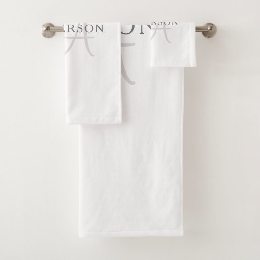 Nom élégant Monogramme | Blanc et gris (En situation)