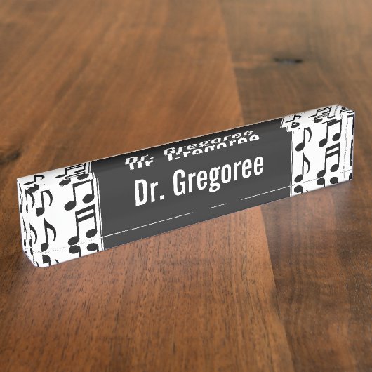 Nom fait sur commande + Grille de plaque (Taille)