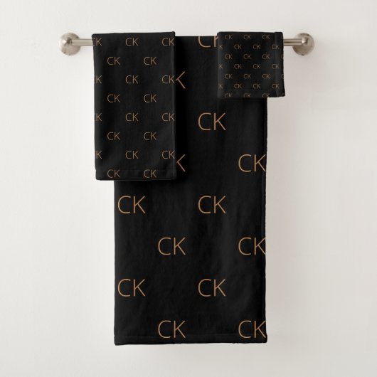 Nom initial du monogramme en or noir (En situation)