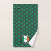 Nom moderne Monogram Irish Flag Shamrock (Serviette à main)