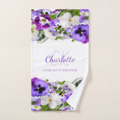 Nom monogramme violet blanc à fleurs (Serviette à main)