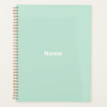 Nom ou année minimaliste de la menthe verte<br><div class="desc">Nom,  texte,  monogramme,  initiales ou planificateur personnalisé minimaliste à la menthe verte. Texte blanc personnalisé sur l'arrière - plan de couleur unie verte menthe.</div>