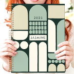 Nom personnalisé Abstrait Geometry Green 2025<br><div class="desc">Agrémentez l'organisation avec ce planificateur moderne et artistique au design géométrique abstrait dans les tons vert, beige et crème apaisants. Personnalisez-le avec votre nom pour une touche unique. Ce planificateur est parfait pour suivre les rendez-vous, les rendez-vous et toutes vos dates importantes tout au long de 2025. Avec son design...</div>