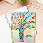 Nom personnalisé Arbre de couleur arc-en-ciel<br><div class="desc">Ce planificateur unique est décoré d'un arbre de couleur arc-en-ciel et d'un arrière - plan d'aquarelle. Le design original a été réalisé en mosaïque à l'aide de minuscules morceaux de verre aux couleurs vives. Customisez-le avec votre nom et votre année. Utilisez l'option Outil de conception pour modifier la taille, le...</div>