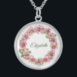 Nom personnalisé Collier Collier Floral Wreath<br><div class="desc">Collier De Nom Personnalisé. Ajoutez votre propre nom. Vous pouvez changer la police et la couleur de police pour la faire vous-même. Un grand cadeau pour les demoiselles d'honneur,  la fête de mariage,  la soeur de la mère,  les amis.</div>