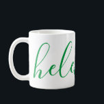 Nom personnalisé élégant Kelly Green Mug personnal<br><div class="desc">Une magnifique tasse avec un nom personnalisé dans une police de script moderne et élégante. En vert et blanc vareux. Merveilleux comme un jour de la mère, vacances, anniversaire, ménage ou cadeau de servante.</div>