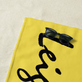 Nom personnalisé jaune Serviette de plage personna (En situation)