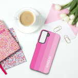 Nom personnalisé multi rose moderne<br><div class="desc">Un coque Samsung Galaxy dans un alignement de verticules de différents tons foncés et des teintes lumineuses de rose. Personnalisez avec votre nom en casquette avec une police en blanc un peu patiné pour un look cool et rétro. Supprimez le nom de l'exemple si aucun n'est souhaité.</div>