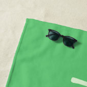Nom personnalisé vert serviette de plage (En situation)