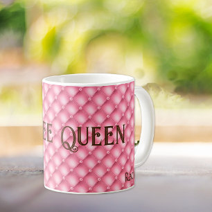 Nom, Reine du Café, Mug à café rose touffeté