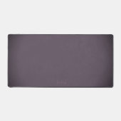 Nom subtil sur tapis de bureau violet prune poussi (Recto)