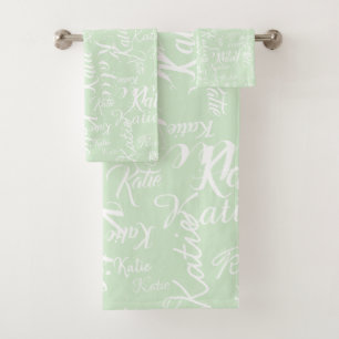 Noms De Manuscrit Imprimés Sur Pale Sage Green