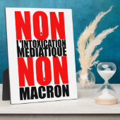 Non à l'INTOXICATION MEDIATIQUE NON à MACRON E Fotoplaat (Zijkant)