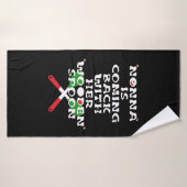 Nonna komt terug met haar houten lepel badhanddoek (Badhanddoek)