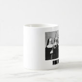 Nonnes avec la tasse de café d'armes à feu (Centre)