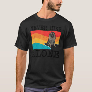 Nooit Alleen Wandelen Keeshond Grafische Wandel T-shirt