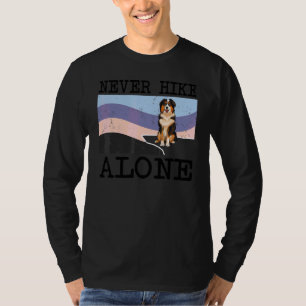 Nooit alleen wandelen Miniature American Shepherd  T-shirt