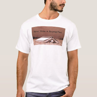 Nooit een slapende dichter wakker maken t-shirt