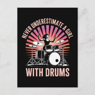 Nooit onderschatten een meisje drummer vrouwelijke briefkaart