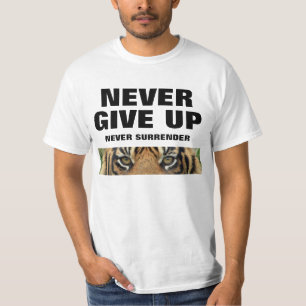 Nooit opgeven Nooit Motivatie citaat inleveren T-shirt