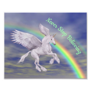 Nooit stoppen met geloven eenhoorn over regenboog foto afdruk