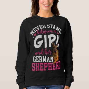 Nooit tussen een meisje en haar Duitse herder staa Trui
