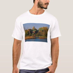 Noord-Amerika, VS, Wisconsin. Rode schuur in T-shirt