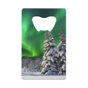 Noordelijke lichten tijdens de winter kredietkaart flessenopener