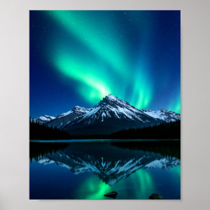 Noorderlicht boven besneeuwde bergen poster