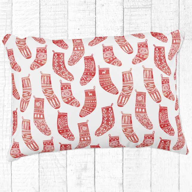 Noors kerstpatroon accent kussen (Norwegian red and white knitted stockings and socks pattern festive throw pillow)