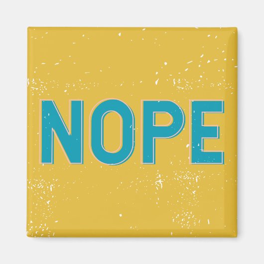 NOPE Noodlijdende Typografie in Blauw en Geel Magneet (Voorkant)