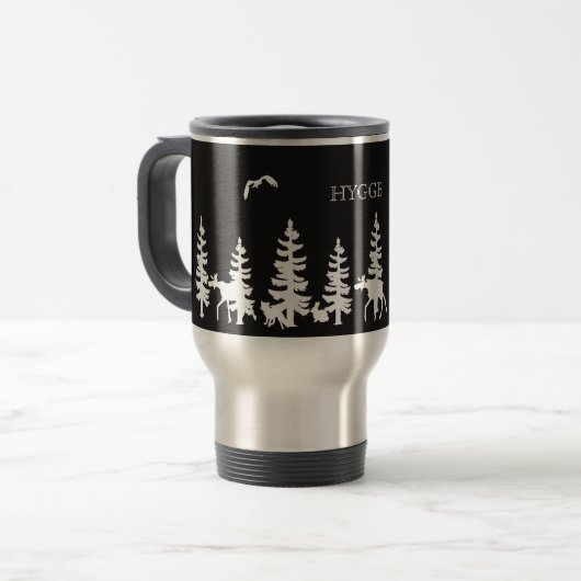 Nordic Hygge met bossilhouettes zwart wit Reisbeker (Voorkant links)