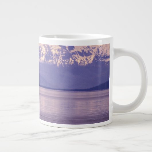 North America, USA, Alaska, Inside Passage. Jumbo Mok (Rechts)