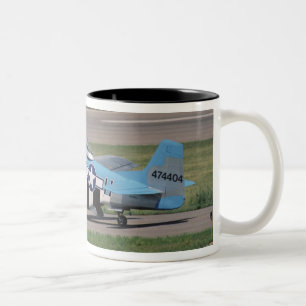 North American P-51 D Dazzling Donna op de Tweekleurige Koffiemok