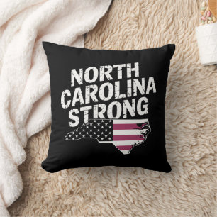 North Carolina Sterk Met NC State En Vlag Van De V Kussen